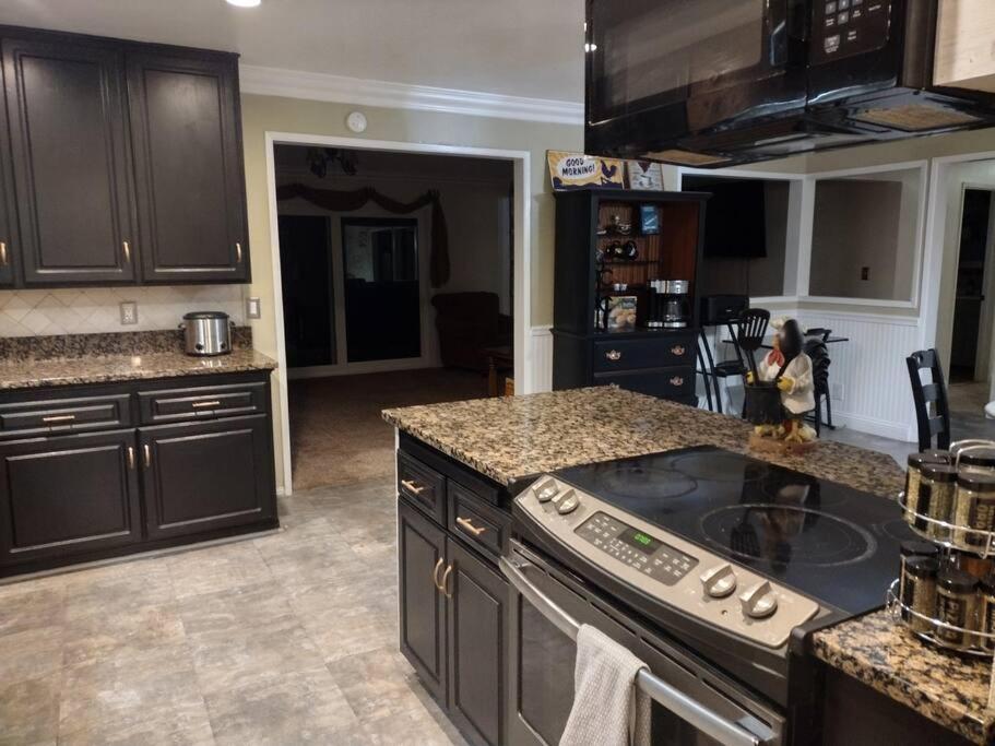 Peaceful & Cozy 3 Bedroom Ranch-Home W/Fireplace Hemet Exterior foto