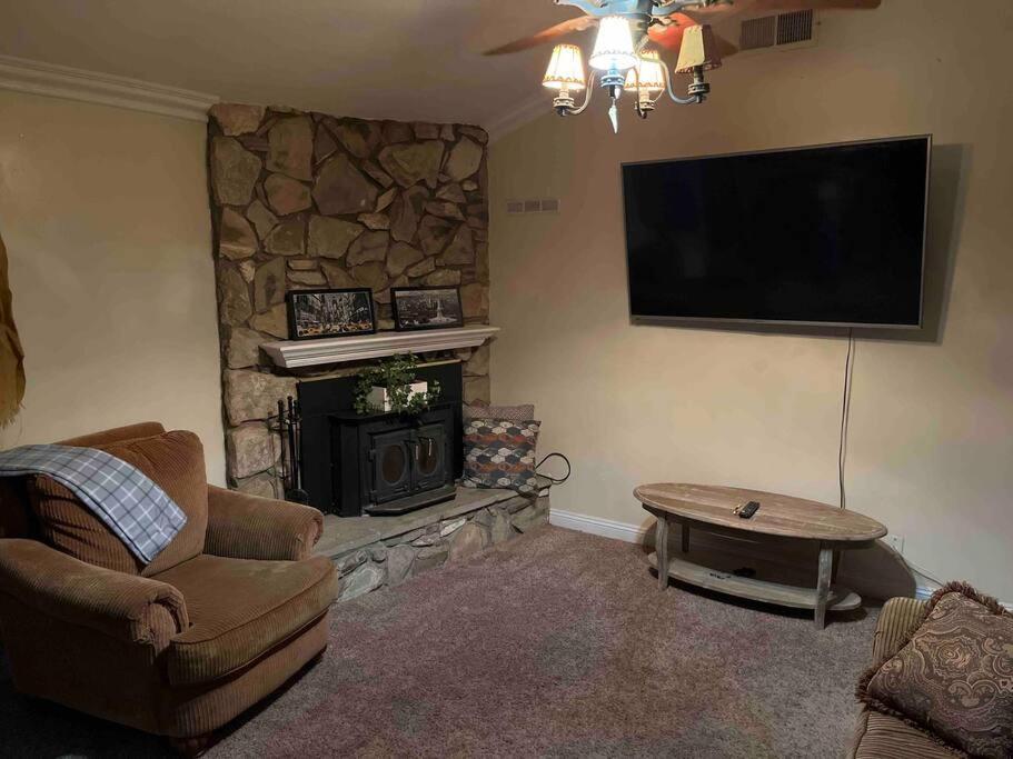 Peaceful & Cozy 3 Bedroom Ranch-Home W/Fireplace Hemet Exterior foto